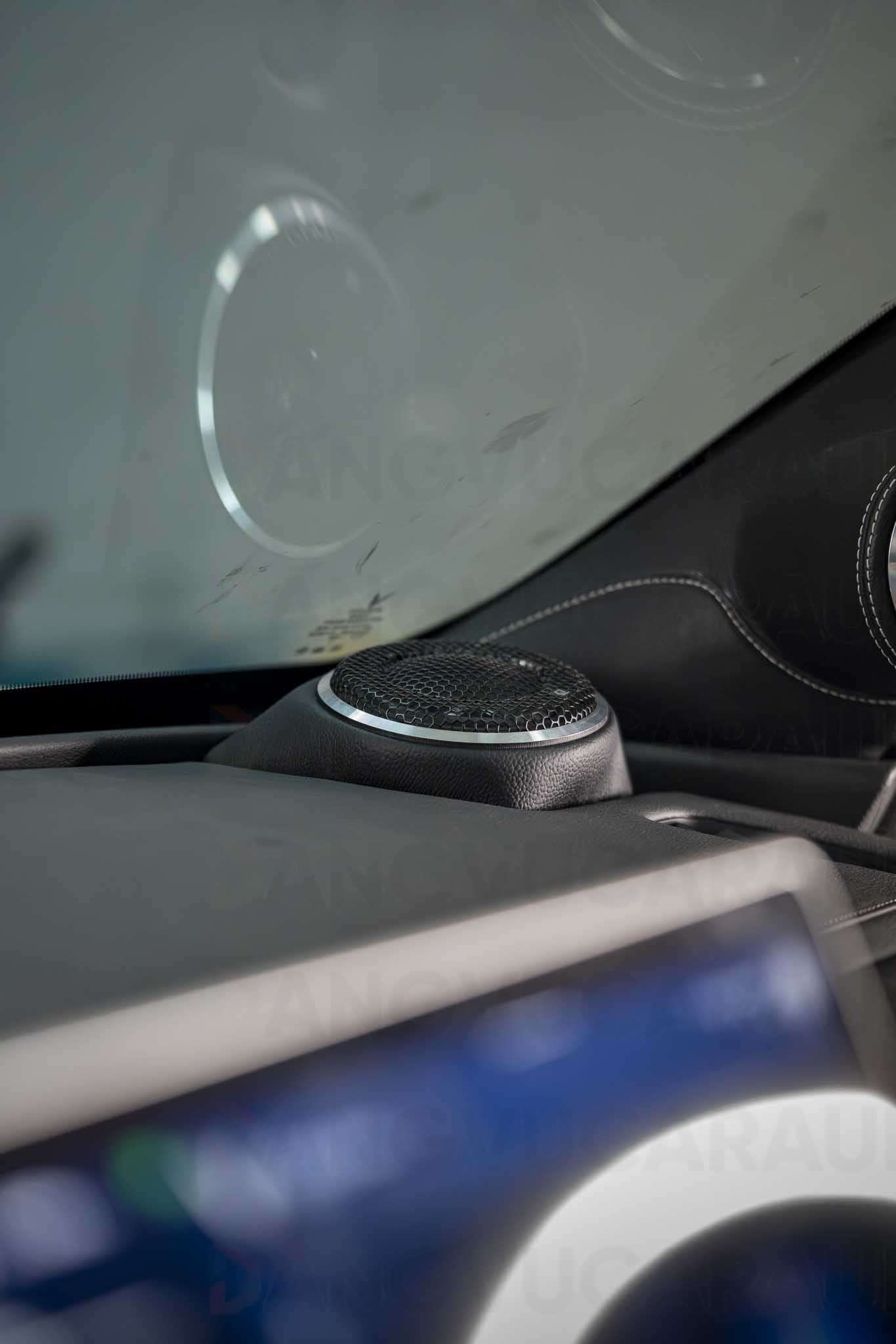 Mid Ultra M-80 đặt chủ động có tính toán