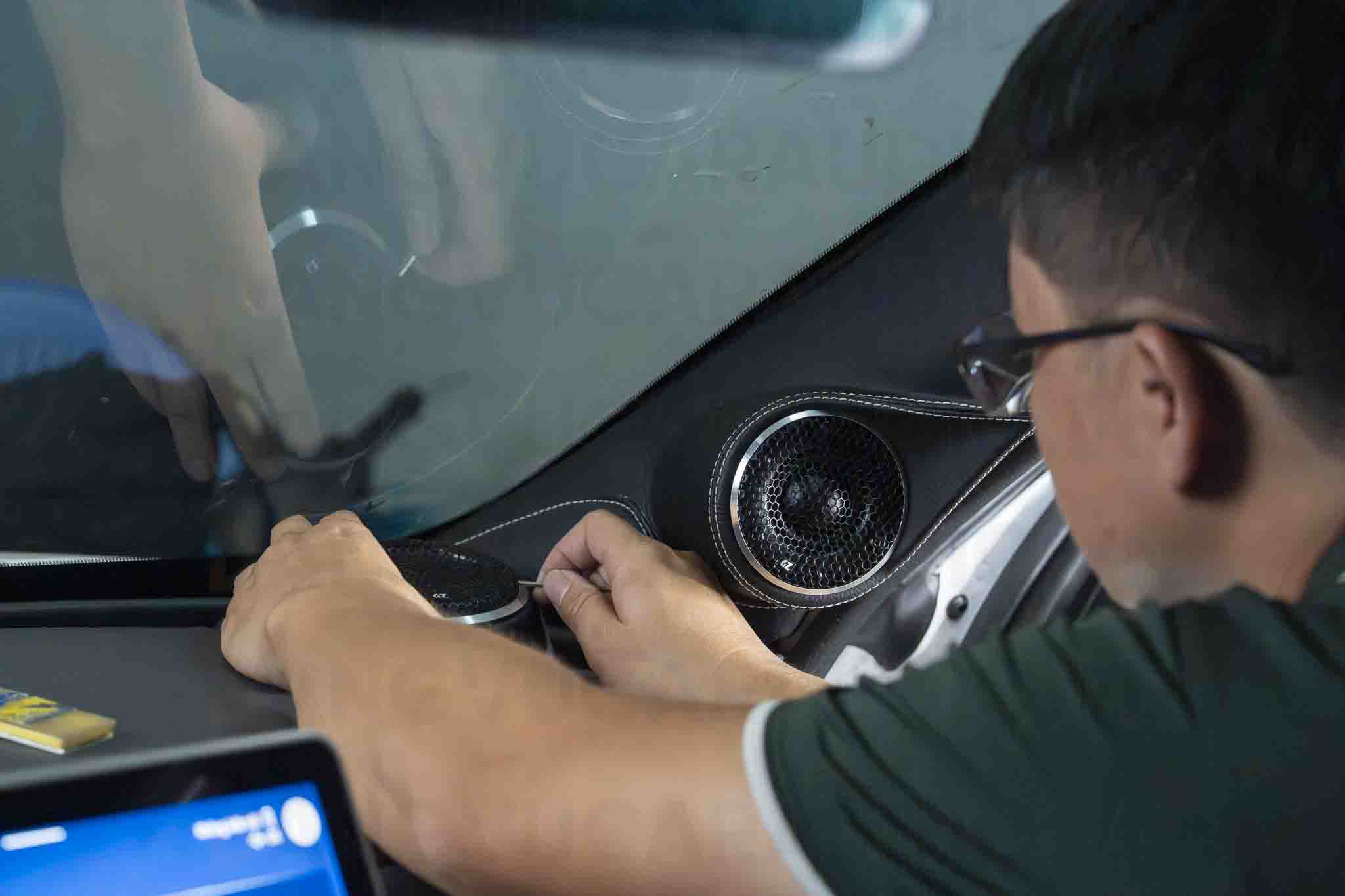 Đăng Vũ Car Audio thi công lấy hướng mid và treble