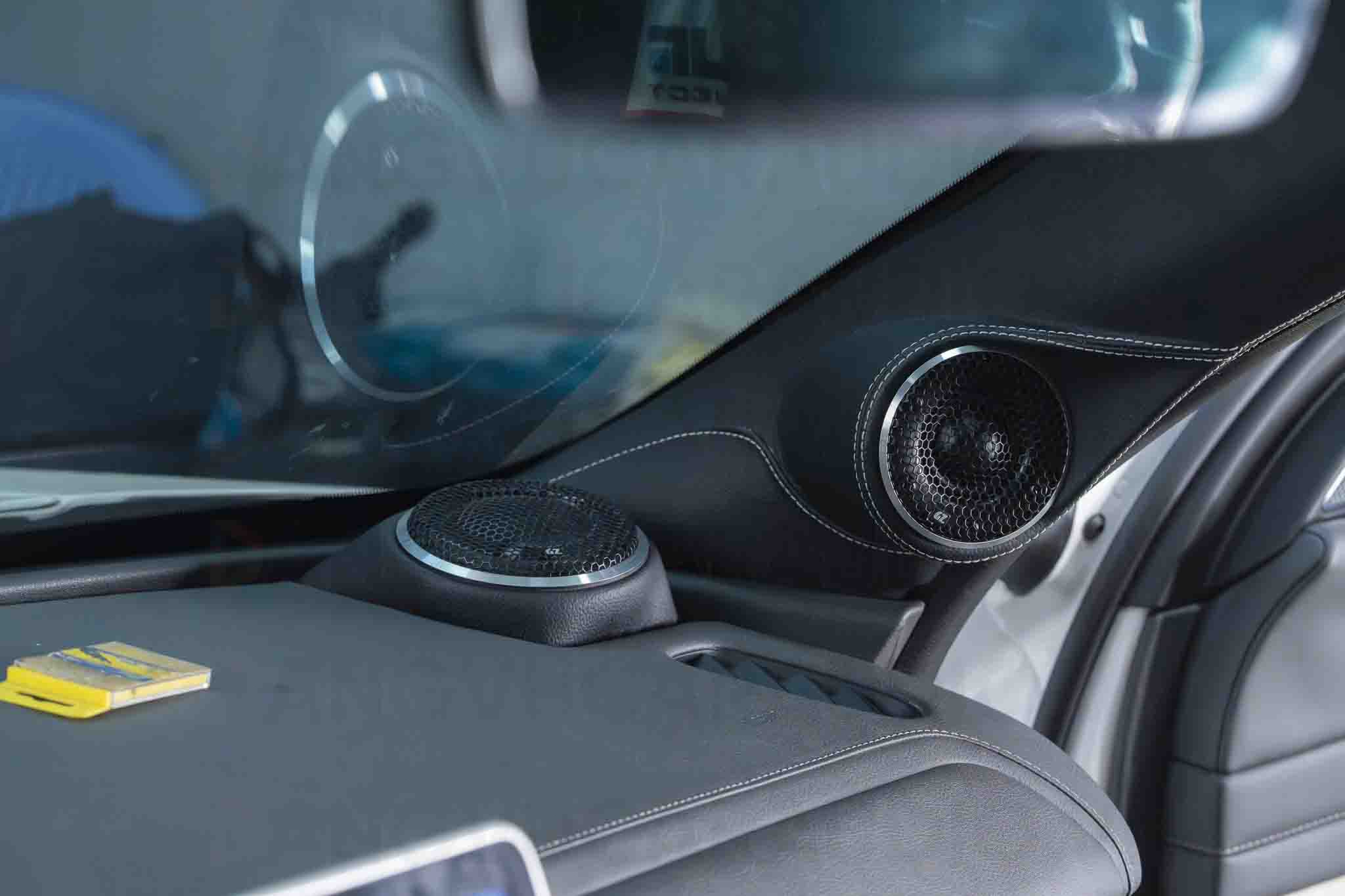 Cột A Và Mid Taplo Trên Vinfast VF9 Đăng Vũ Car Audio