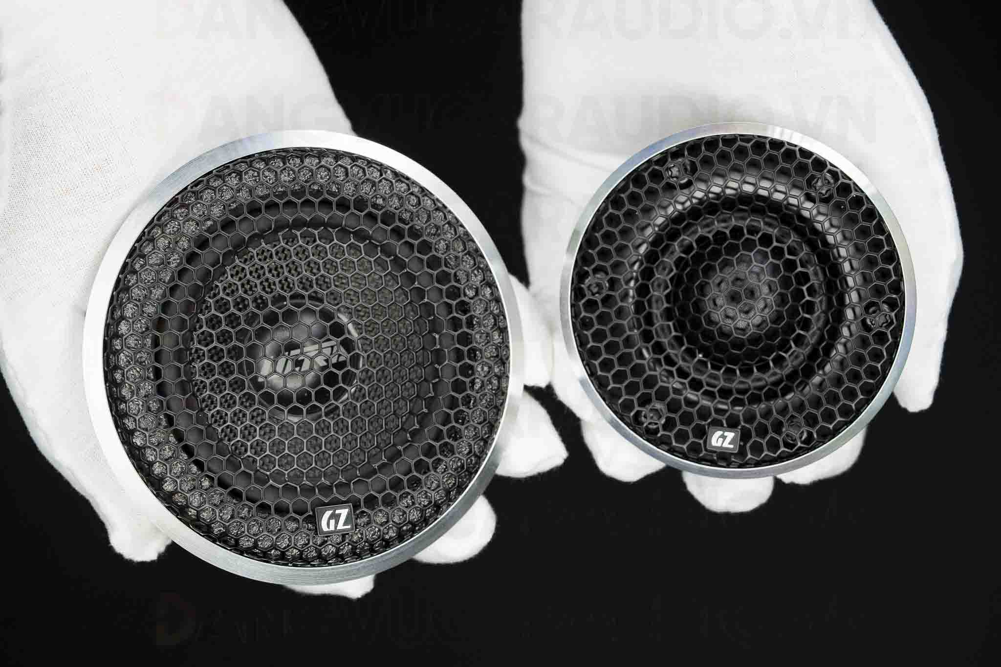 So sánh loa Mid M-80 và Treble Ultra T-30