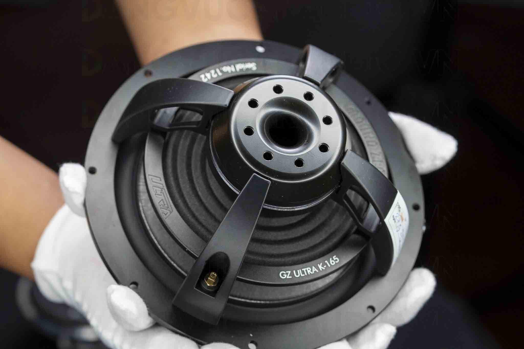 Loa Ground Zero Ultra