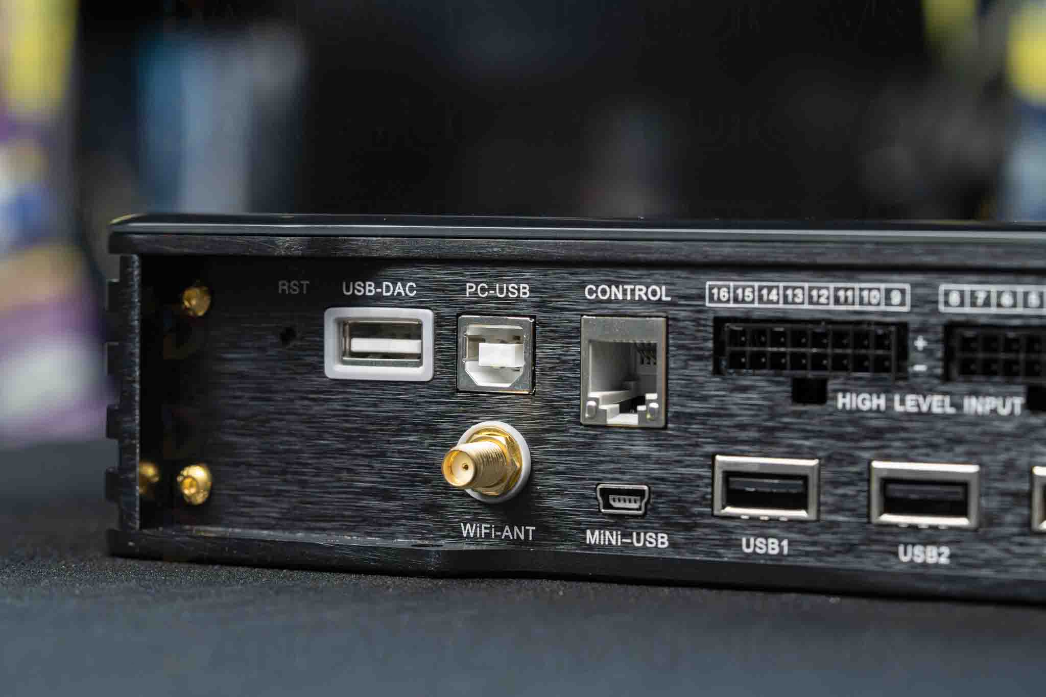 P5 ULTRA hỗ trợ Wifi, Bluetooth ko dây chất lượng cao
