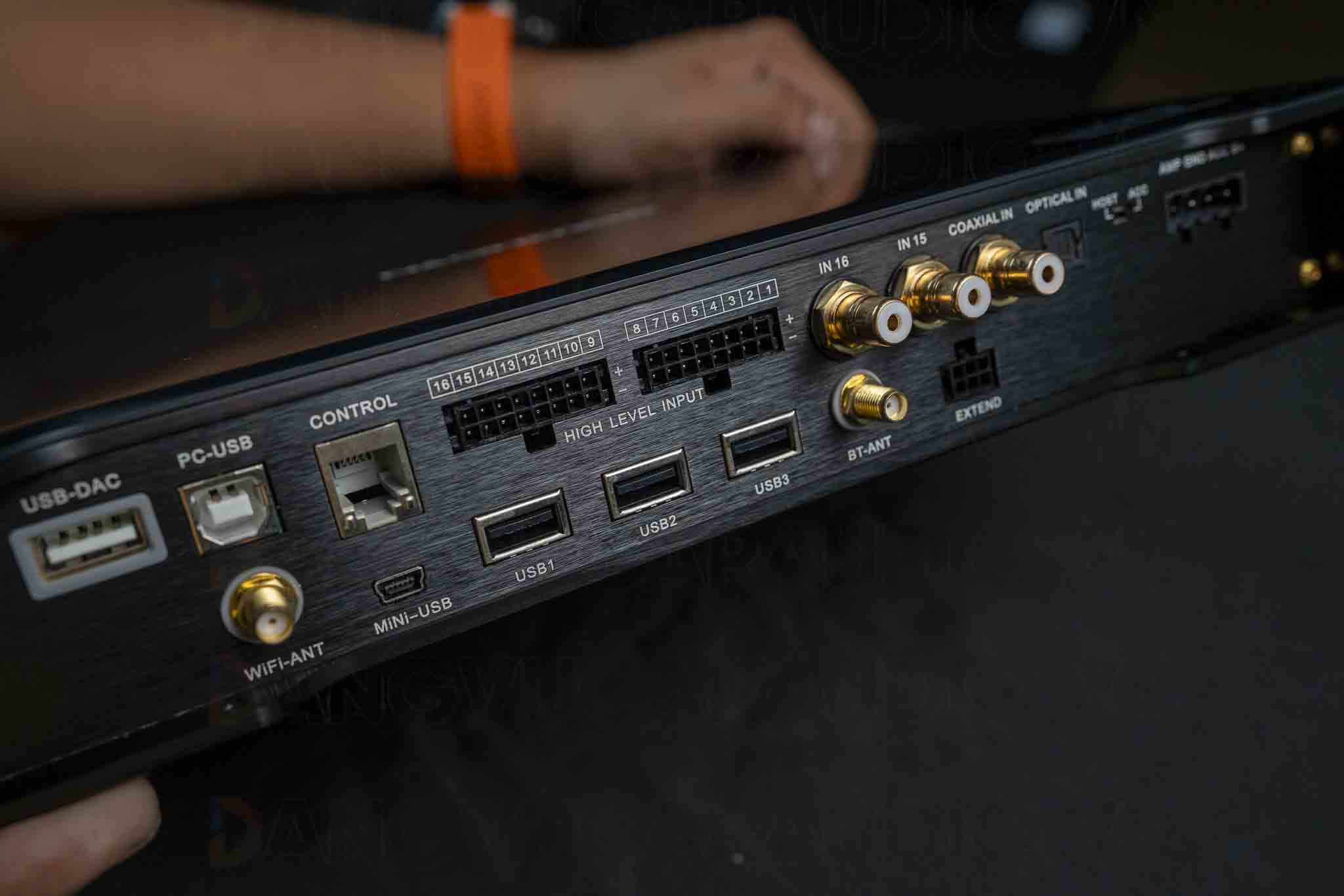 3 cổng USB mở rộng trên P5 ULTRA ĐĂNG VŨ CAR AUDIO 5