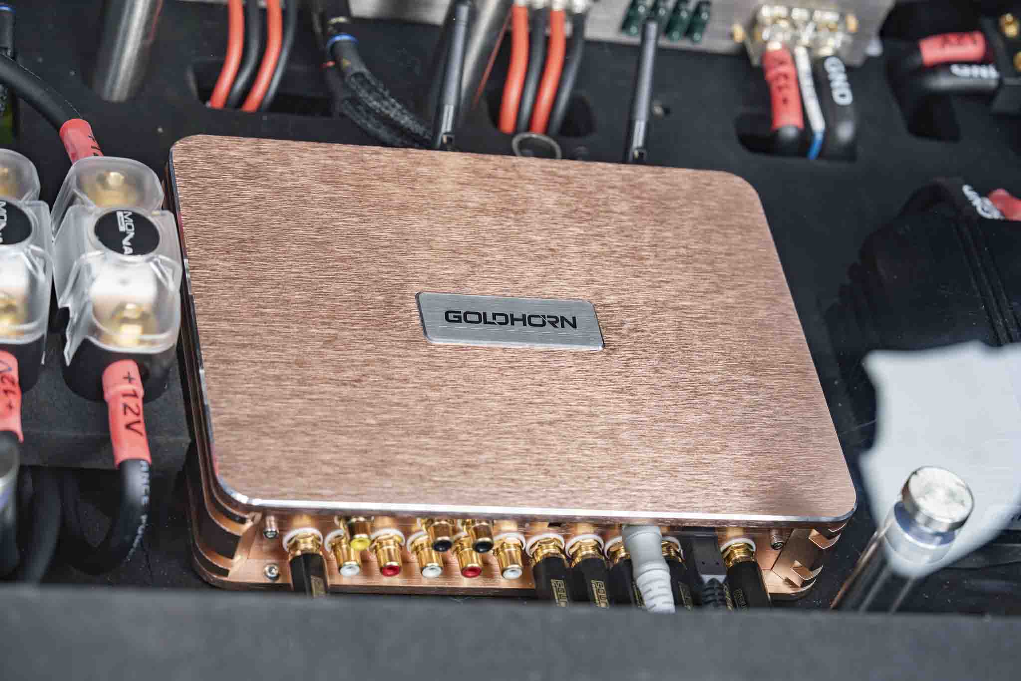 DSP P2 PRO V2 nằm chính giữa