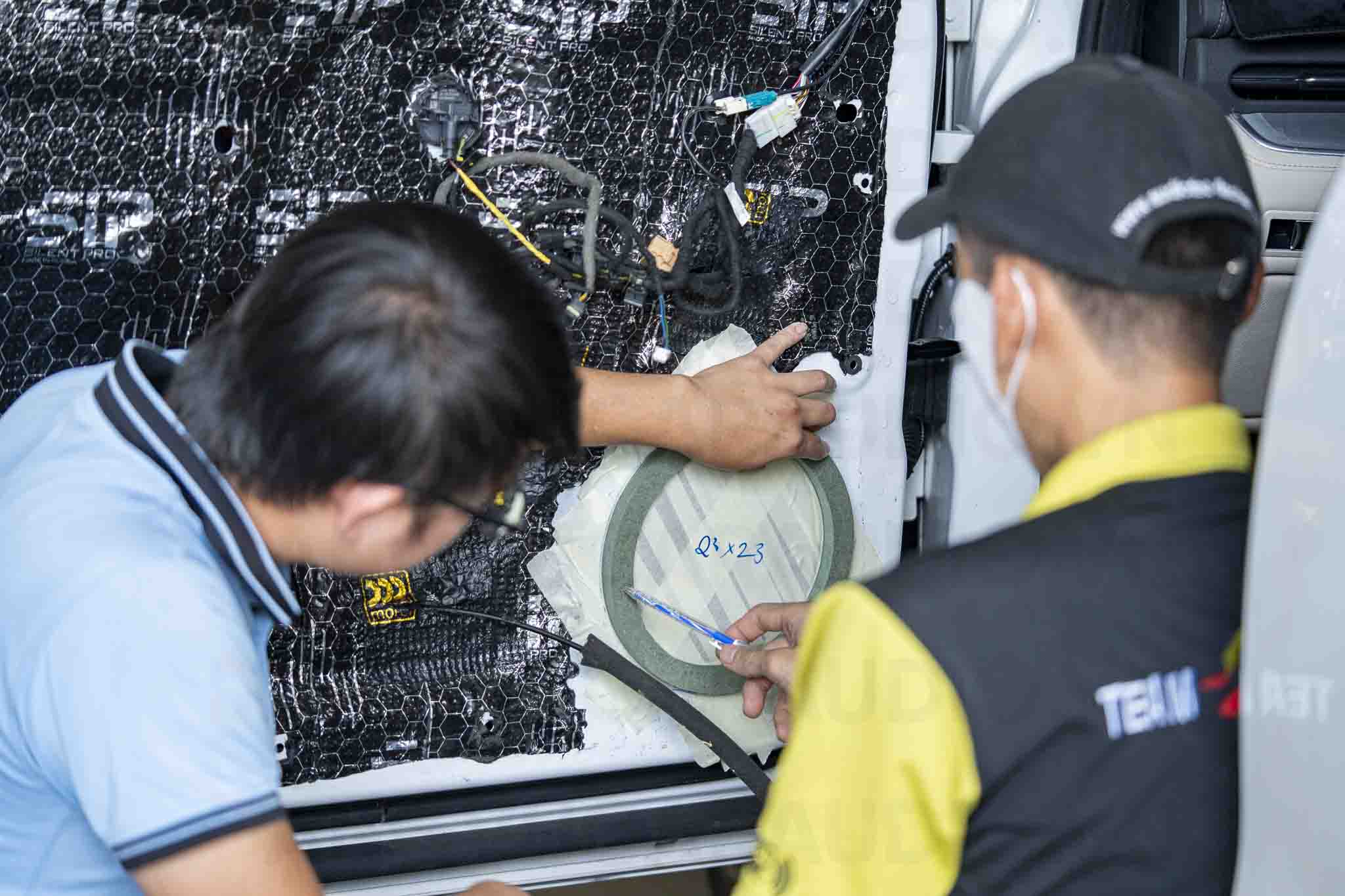 Đo đạc Loa Midbass Cánh Vinfast VF9 Đăng Vũ Car Audio