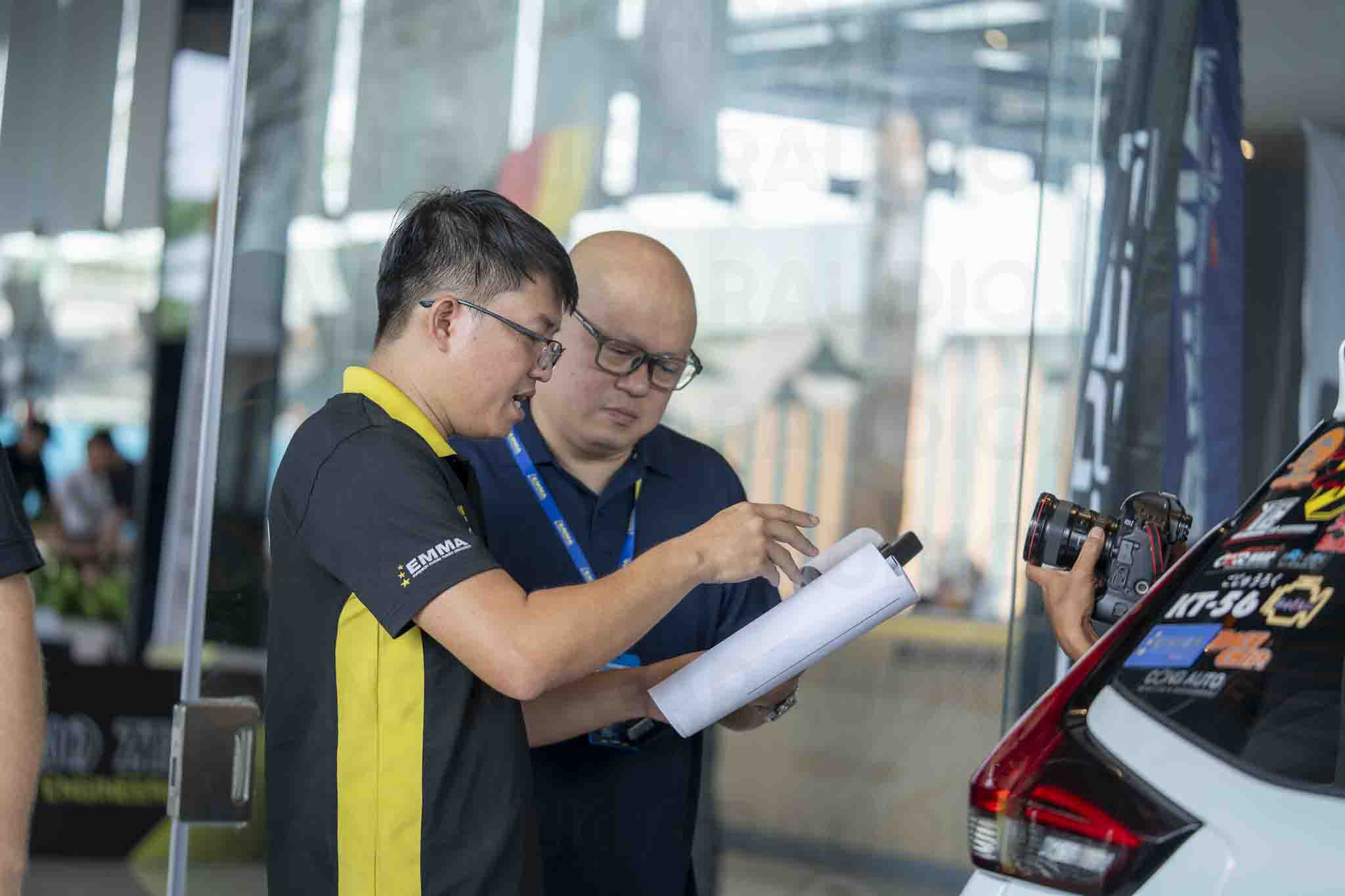 Tâm - TS Sound đang tranh luận với trọng tài