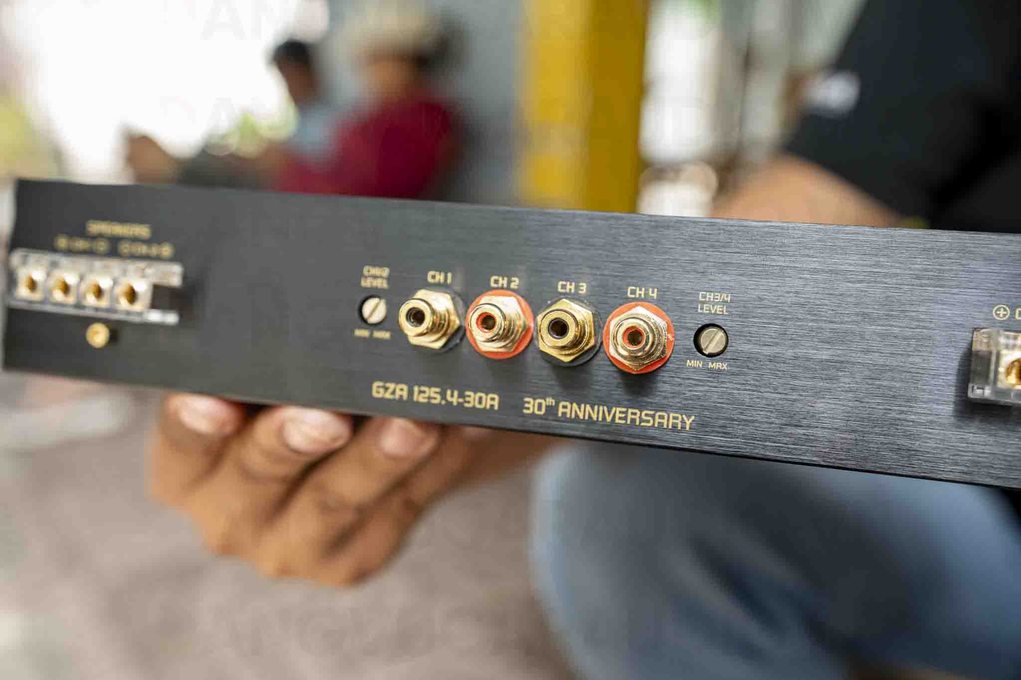 Hoàn toàn loại bỏ đi phân tần trên bản kỉ niệm