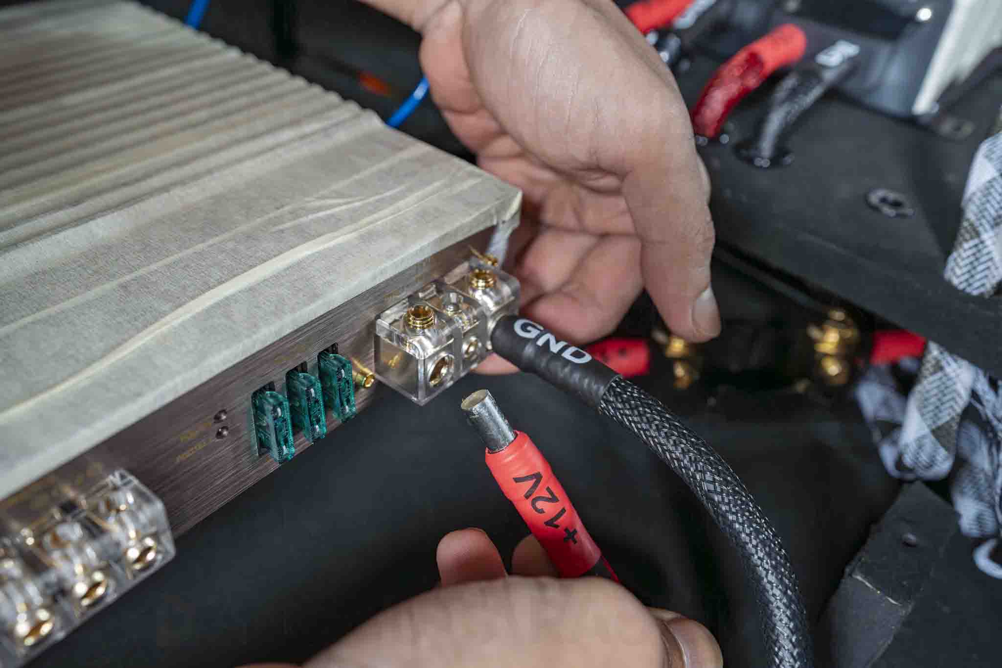 Đấu điện cho amp Ground Zero Uranium 2 kênh