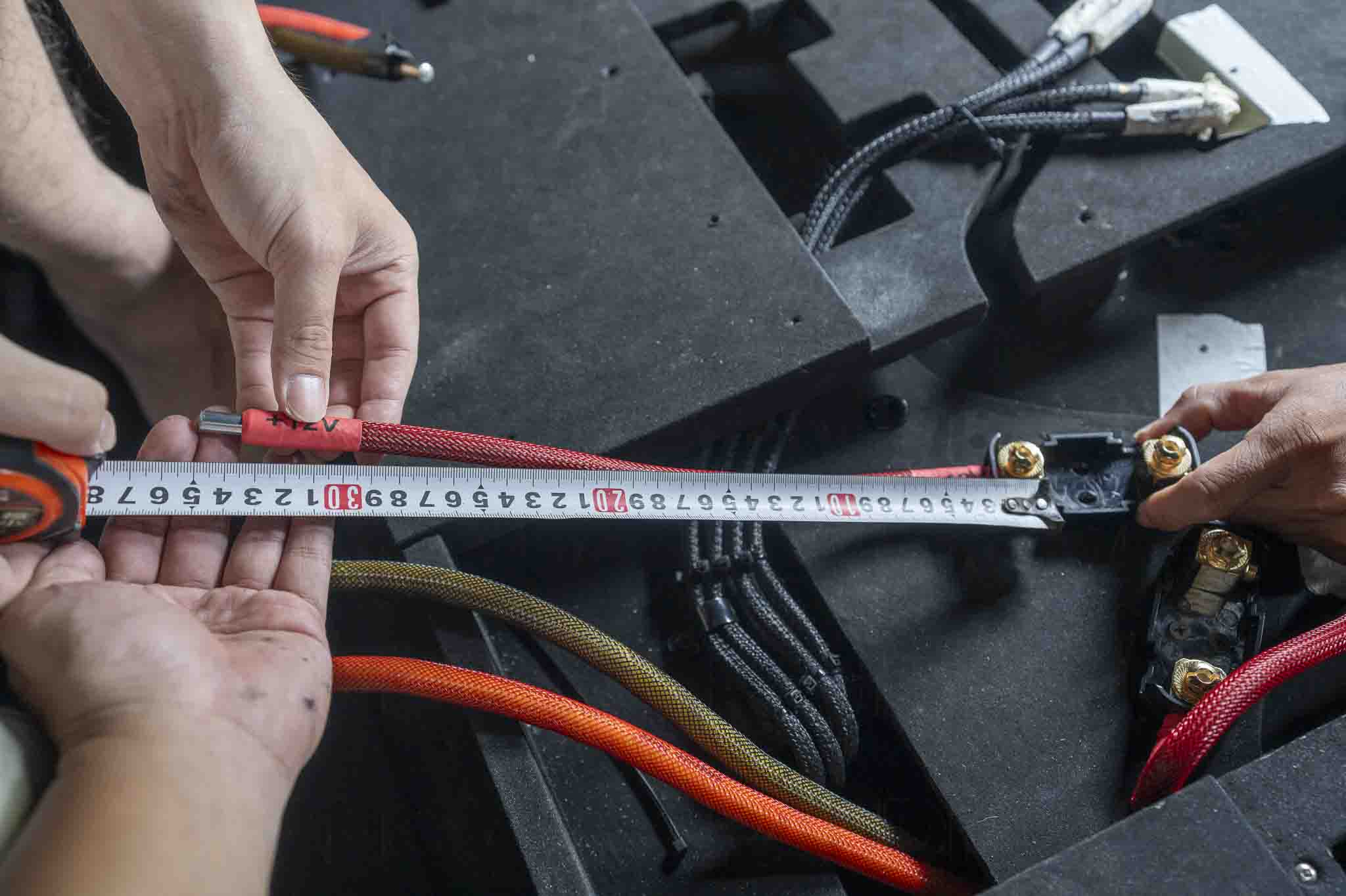 Từ nguồn tới cầu chì phải dưới 40cm