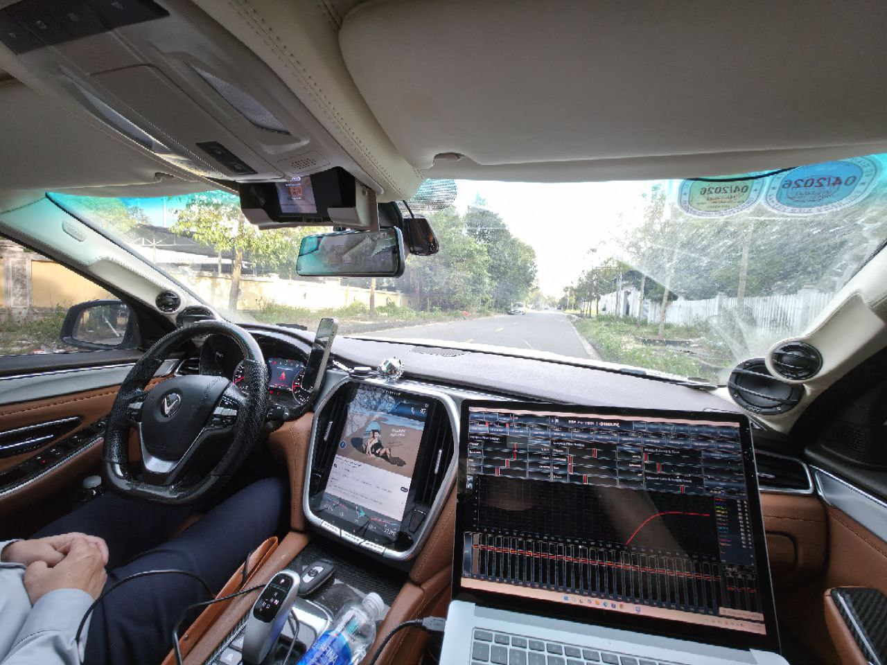 Long tunning giúp chủ xe nghe bằng youtube nhưng vẫn hay