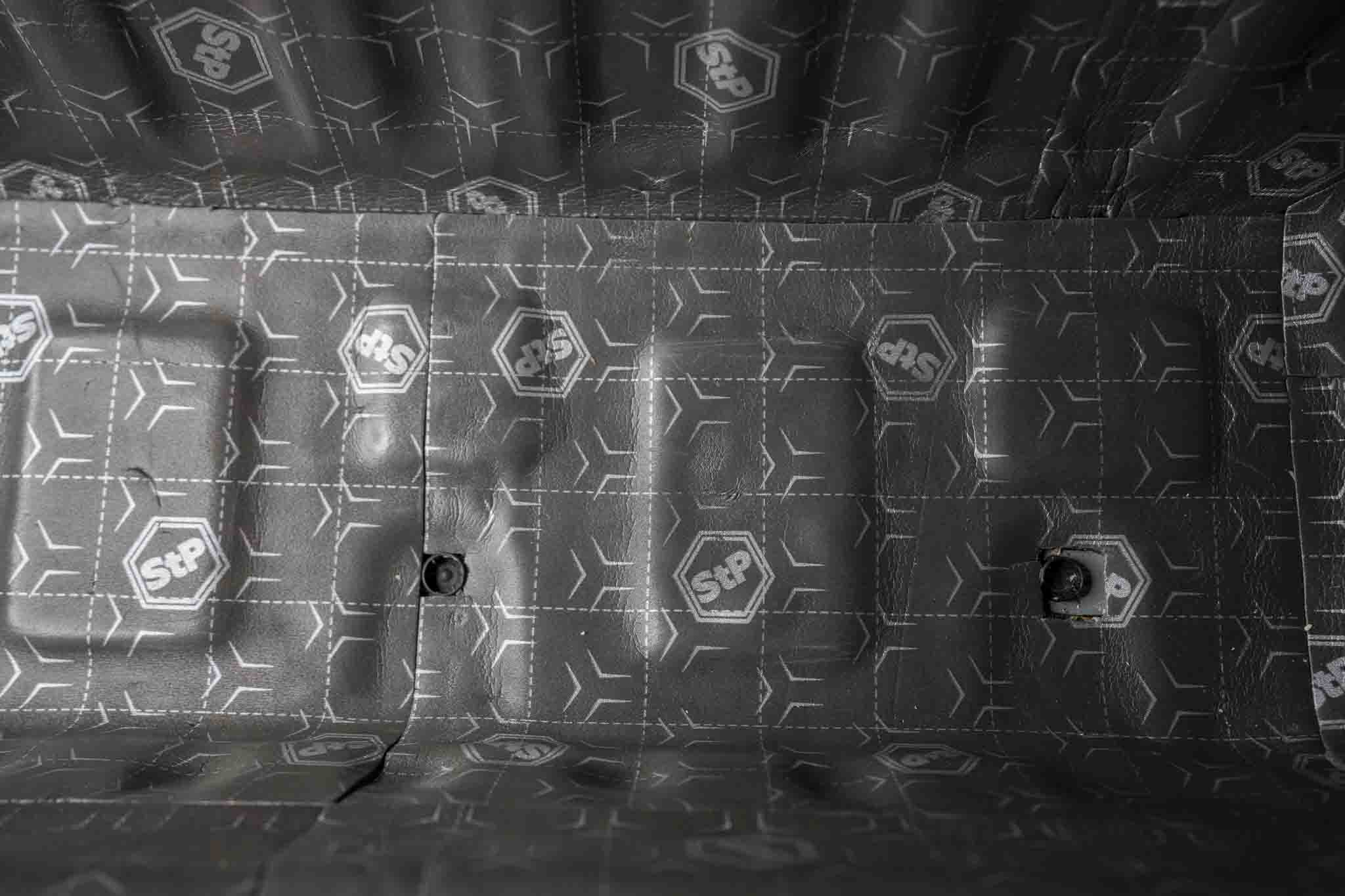 Dán tiêu âm phải chú ý các nơi thoát nước sàn