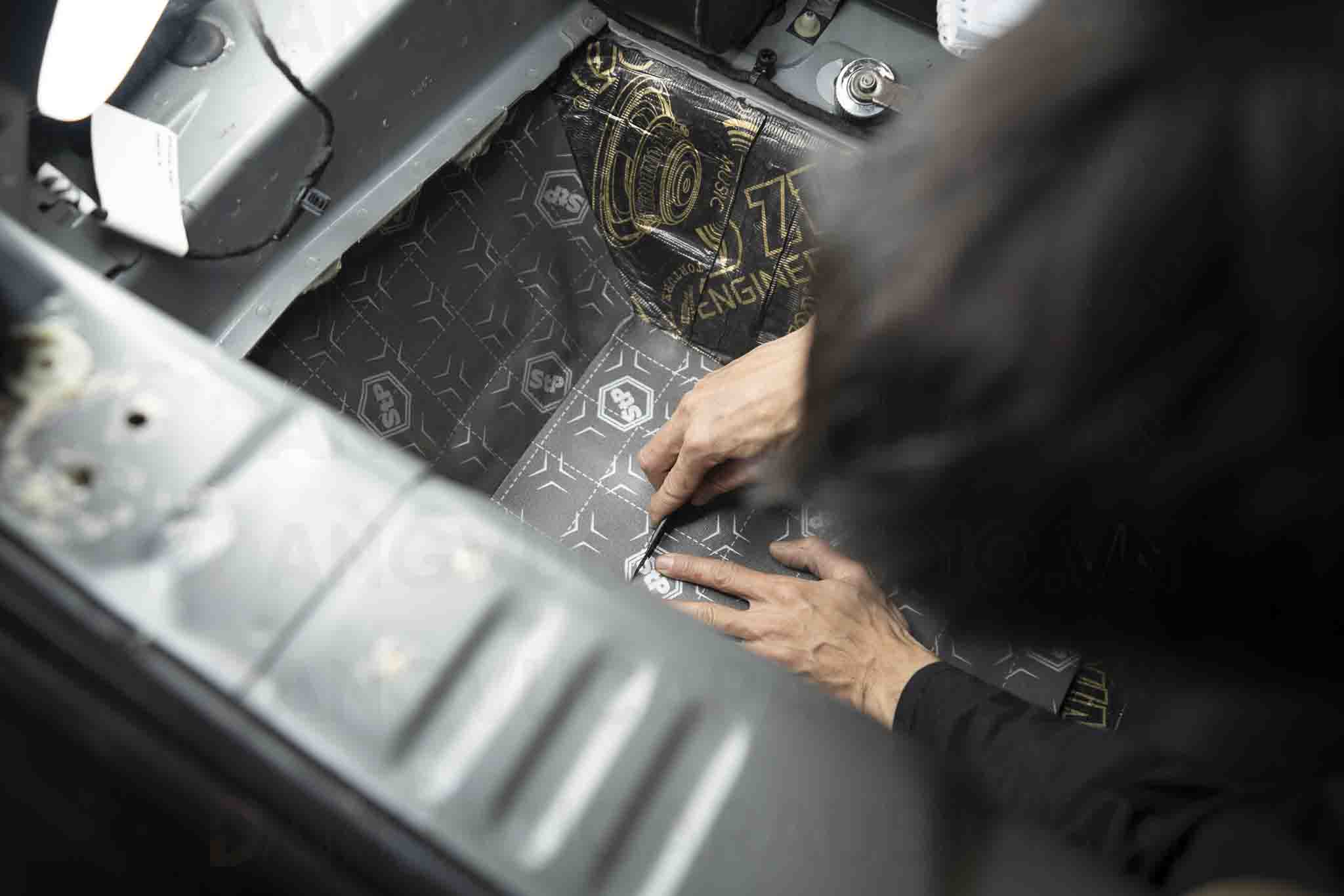 Đăng Vũ Car Audio thi công tiêu âm cốp xe Vinfast VF9 