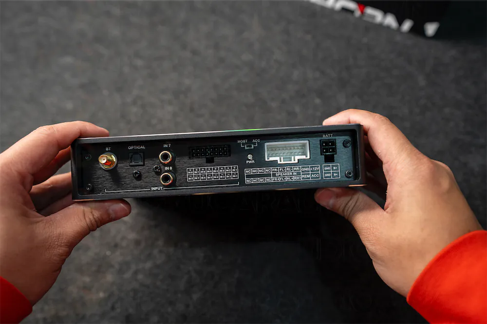 Mặt input trên DSP10 - Đăng Vũ Car Audio