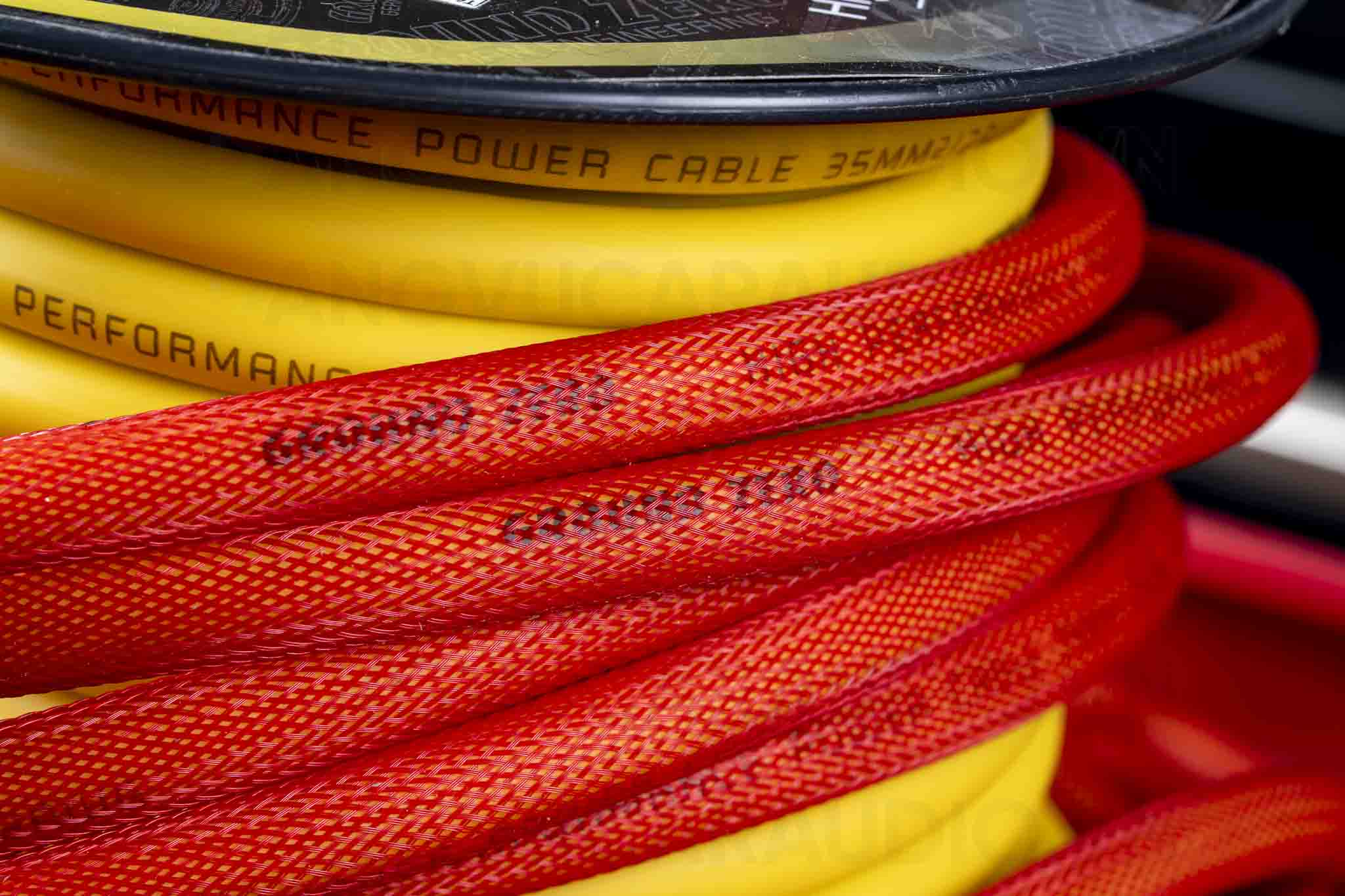 Dây nguồn +12v sẽ được bọc màu đỏ