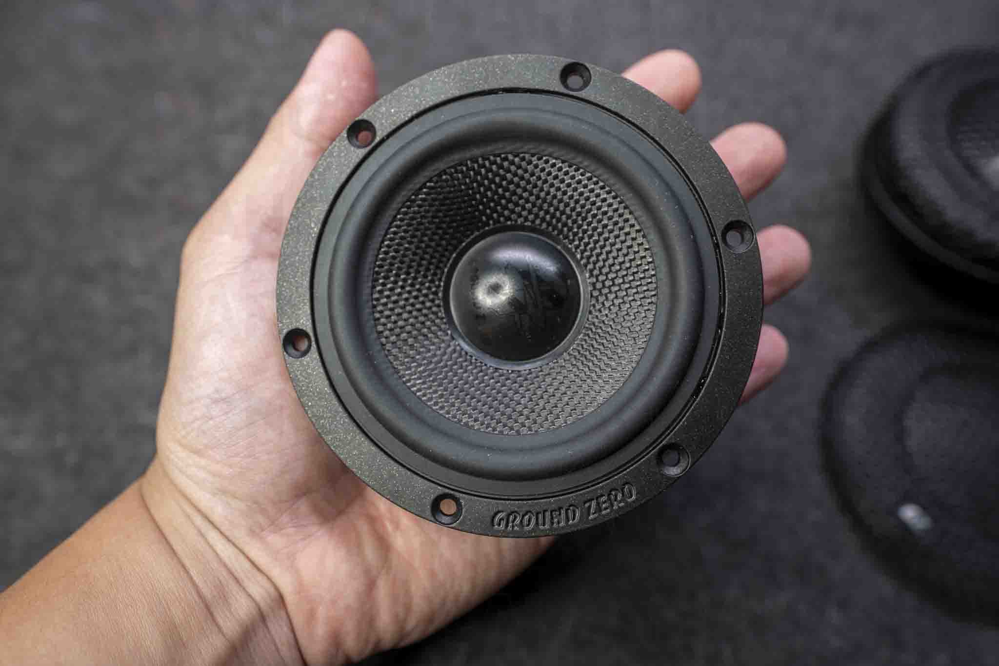 Thiết kế và vật liệu Nuclear GZNM 80SQ khá cao cấp