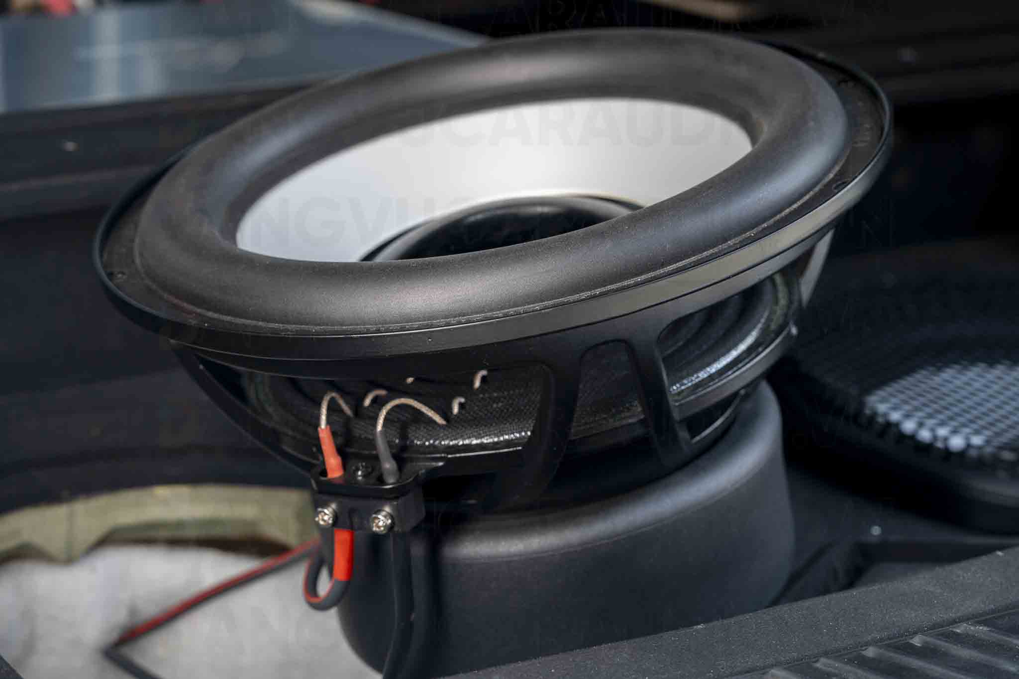 Cận cảnh phần dưới của loa