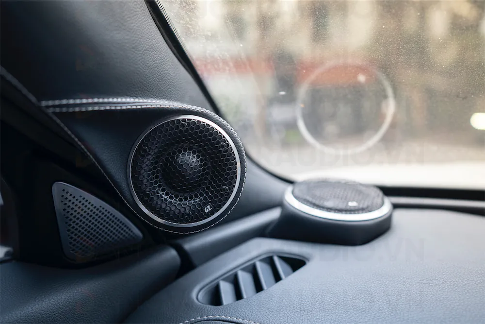 Loa cột a trên Vinfast VF9 - Đăng Vũ Car Audio