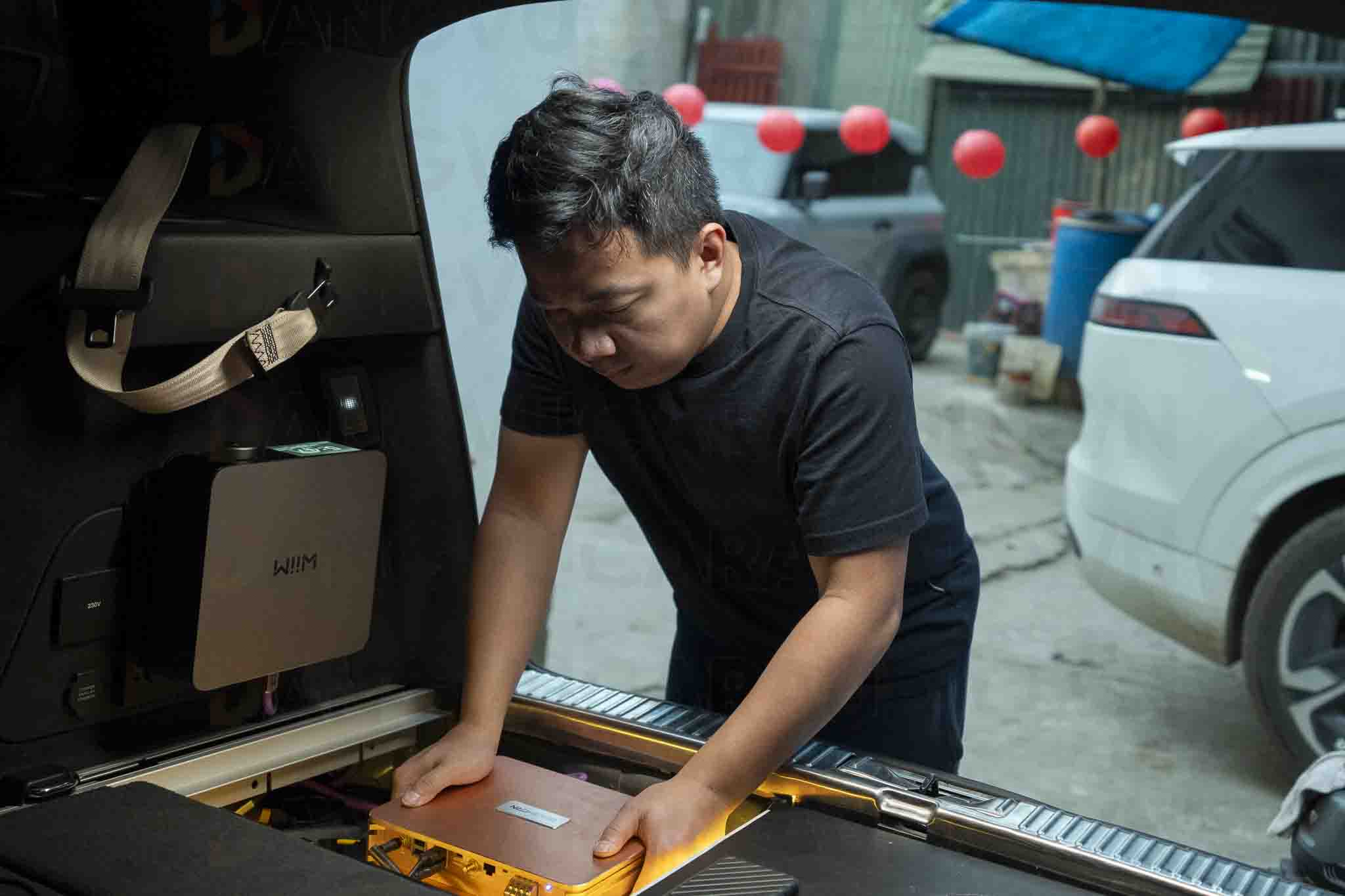 Long Trực Tiếp Thi Công Xe Khách Hàng Đăng Vũ Car Audio