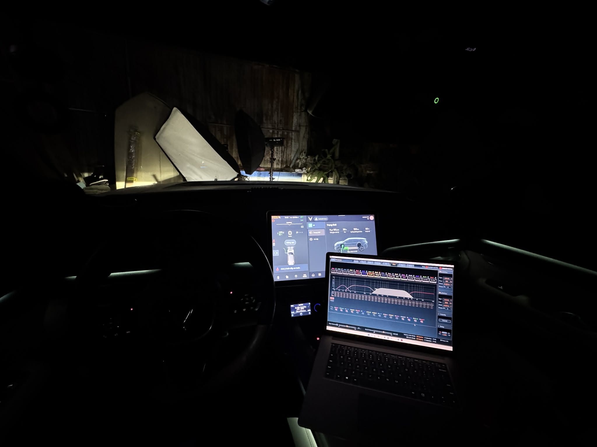 Tunning Trên Vinfast VF9 cả ngày lẫn đêm :D