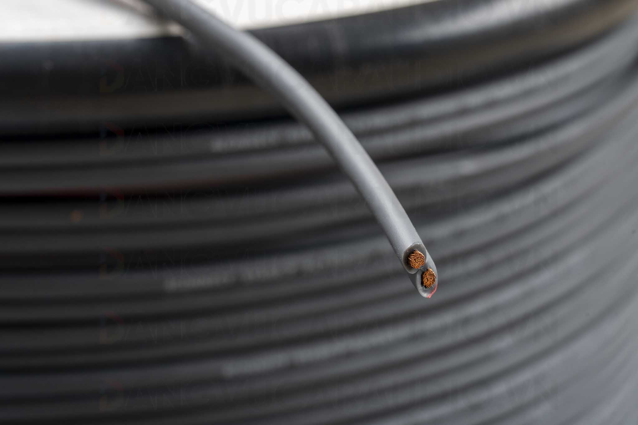 Lõi đồng trên Dây Loa 4connect 2.5mm rất chất lượng