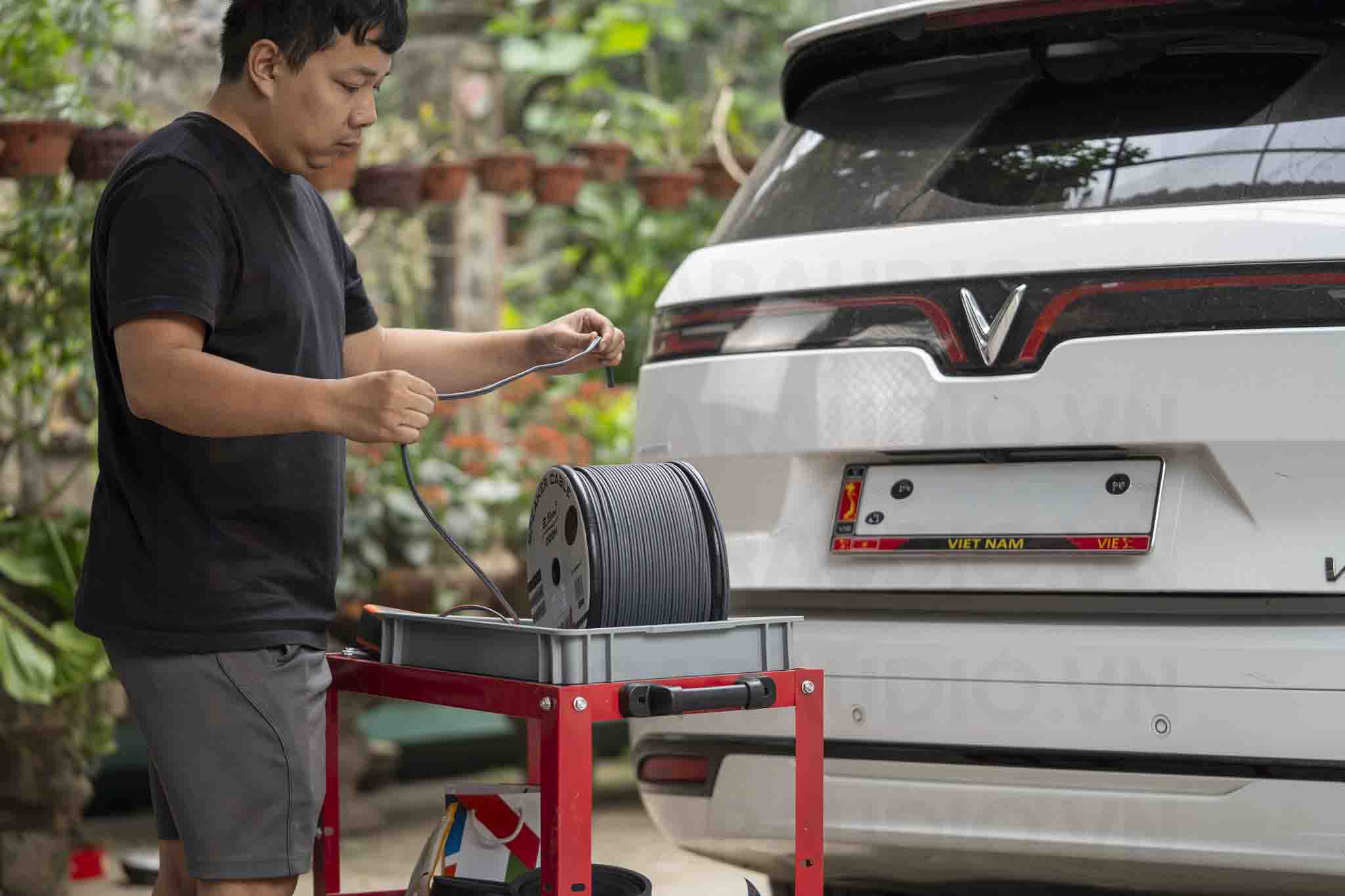 Bản thân Long hay lựa chọn để sử dụng trên xe điện như vf9