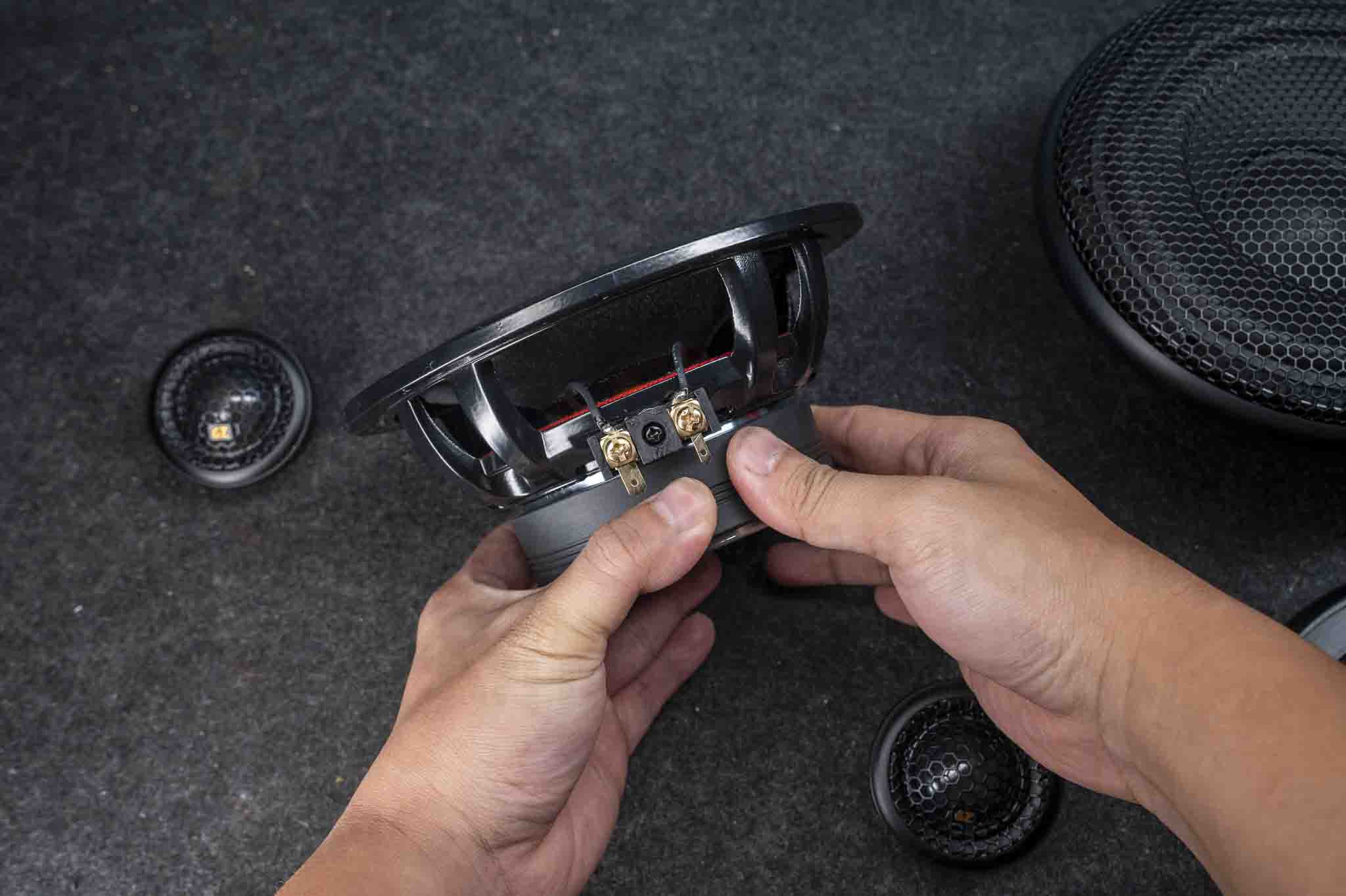 Cọc loa midbass Ground Zero GZC165-30A được mạ vàng