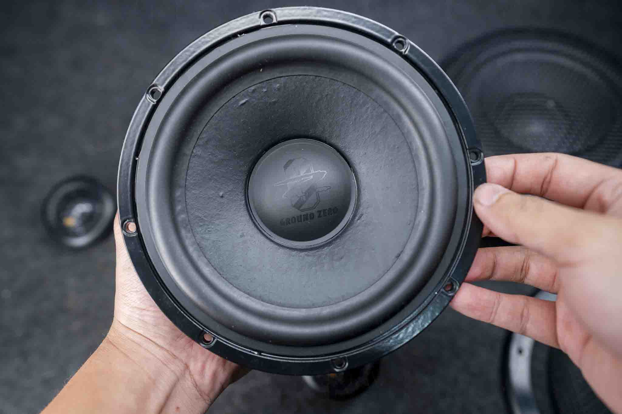 Loa Midbass 30th sử dụng màng giấy