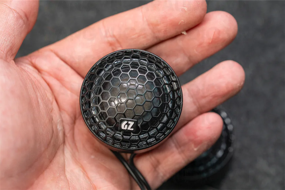 Loa Tweeter Silk Dome Uranium GZUT 28SQX rất nhỏ gọn