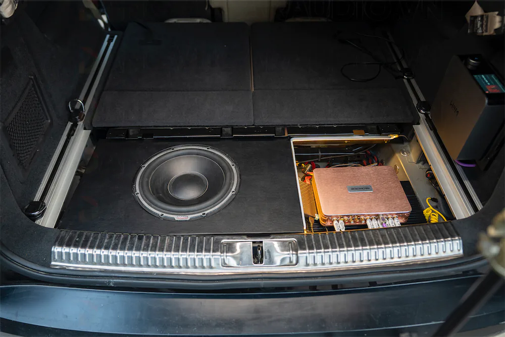 Subwoofer Nằm Gọn Ở Cốp Xe