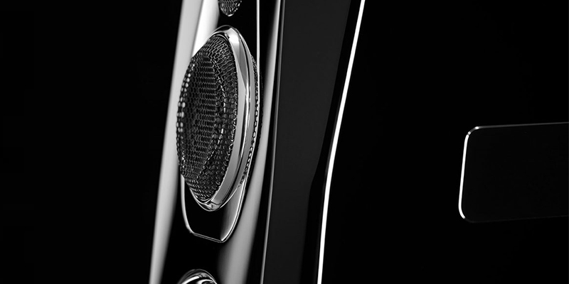 Cận cảnh lớp sơn mài đen Piano trên loa Tidal Audio – Chuẩn mực hoàn thiện Ultra Hi-End.