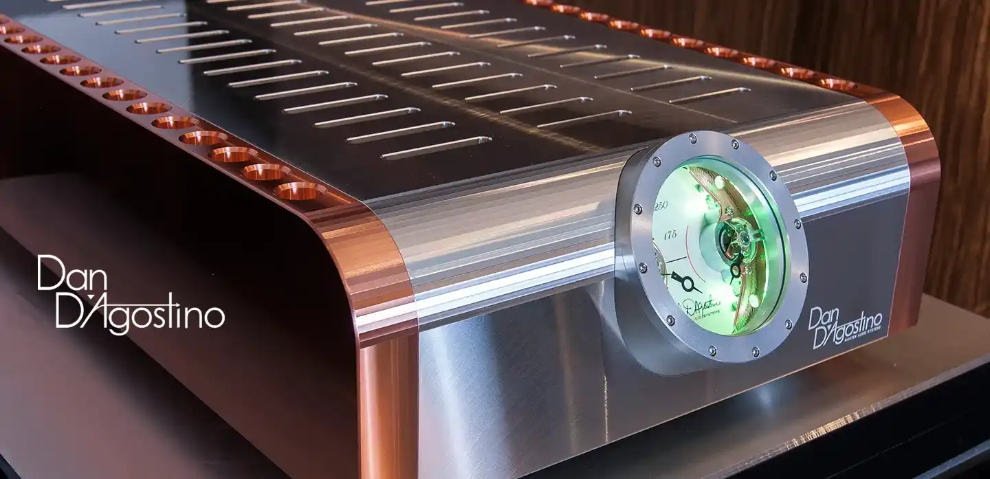 Sản phẩm của D.Agostion với đặc trưng là lớp vỏ đồng nguyên khối phối hợp cùng nhôm hàng không.