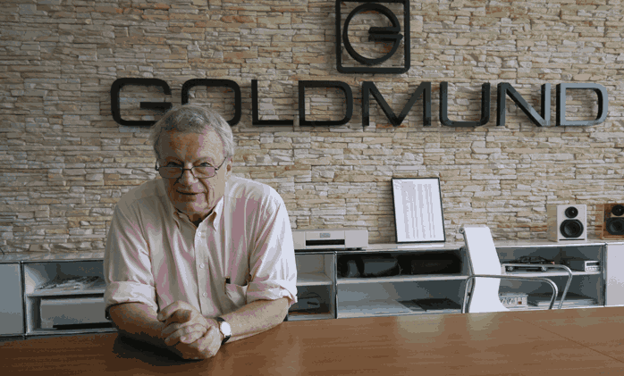 Năm 1980: Michel Reverchon, đã mua lại công ty và chuyển trụ sở từ Pháp về Geneva, Thụy Sĩ.