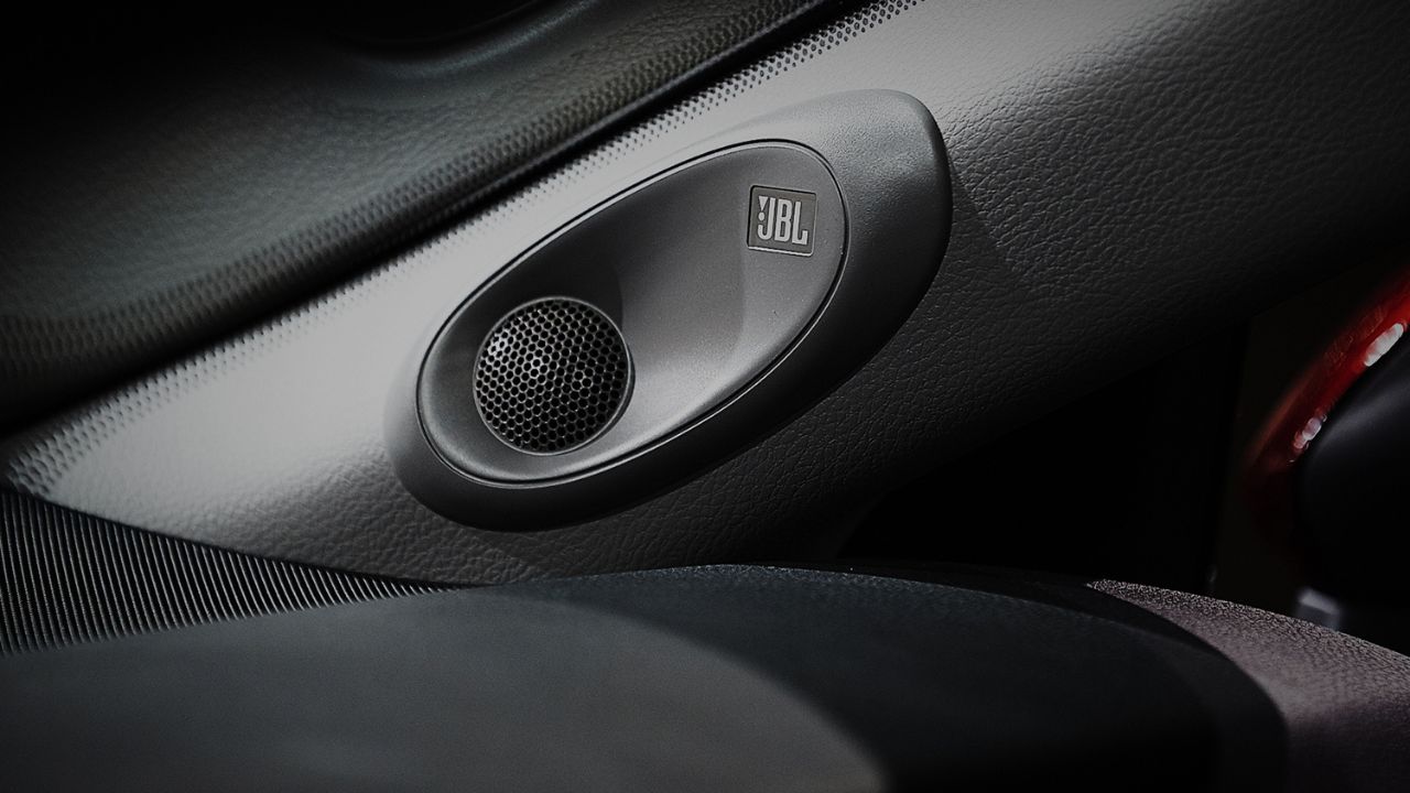 JBL trên Toyota Camry Sport