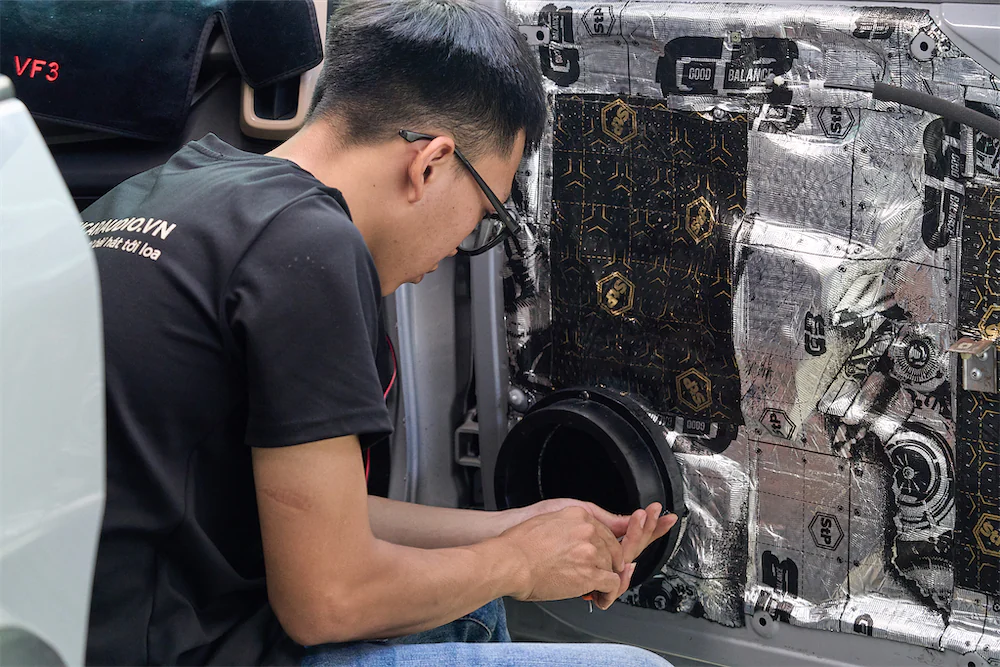 Thi Công Dưỡng Loa Mid Bass Vf3