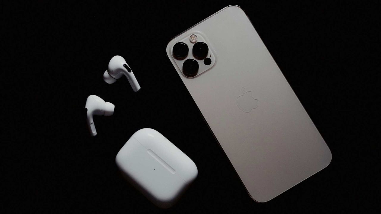 Apple AirPods