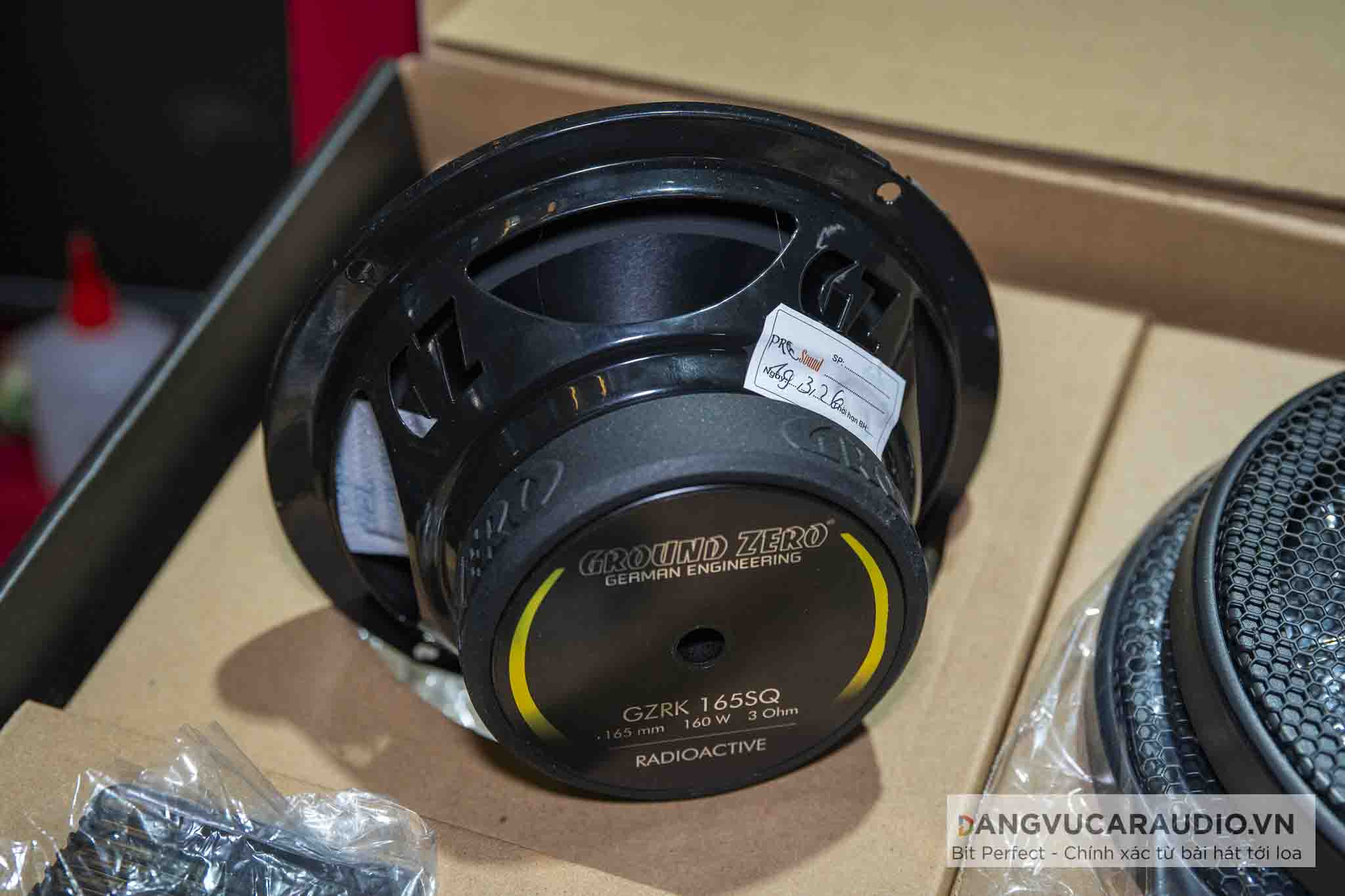 Độ loa cho Vinfast VF9: Loa 2 way Radioactive