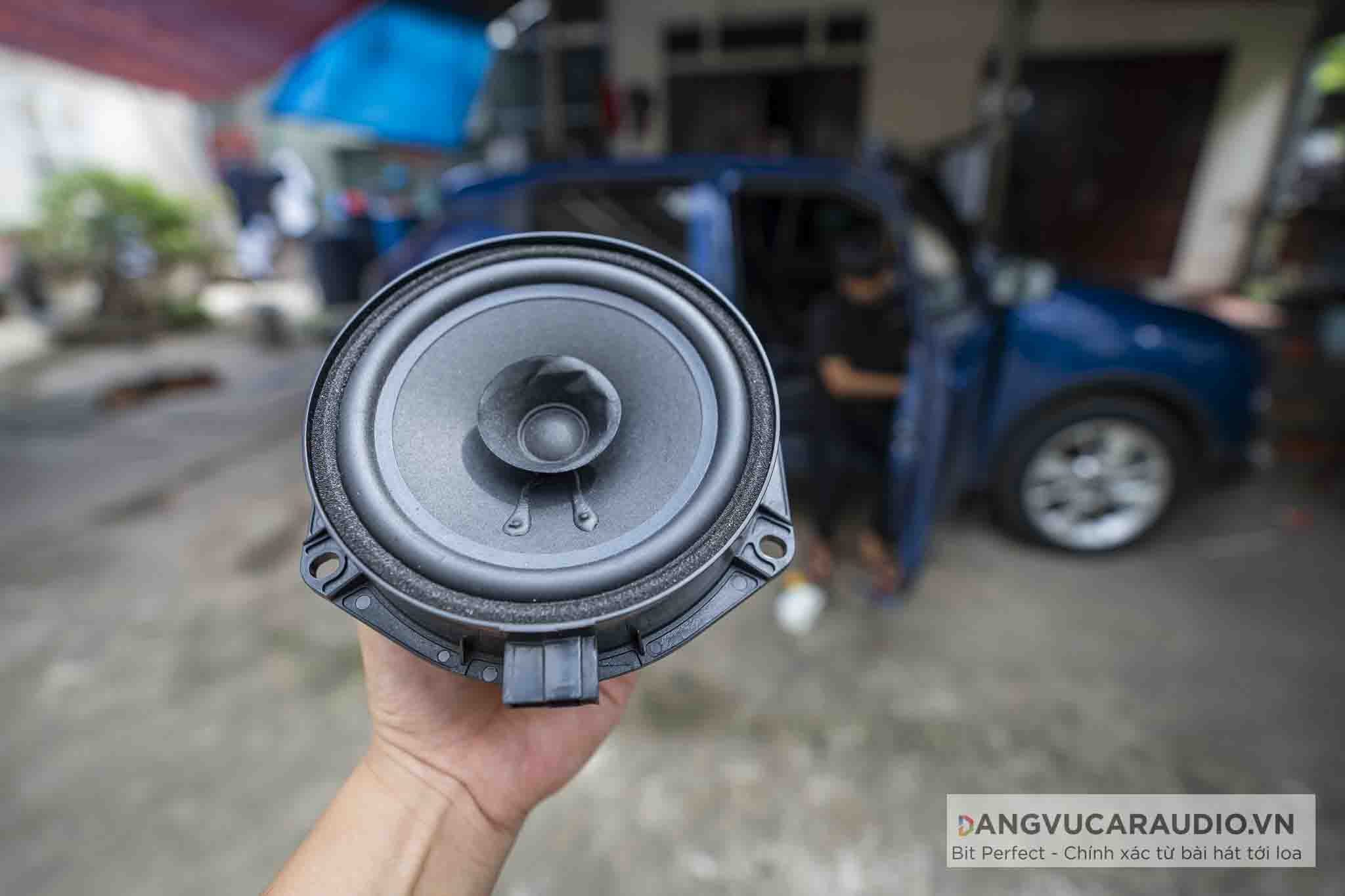 Loa nguyên bản Vinfast VF5 nghe khá tệ